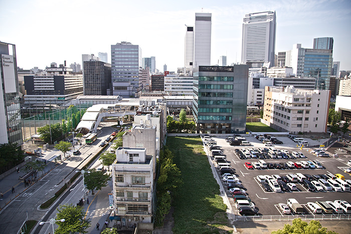 弊社事務所から田町駅・三田方面の風景です。NEC本社ビルなどが見えます。